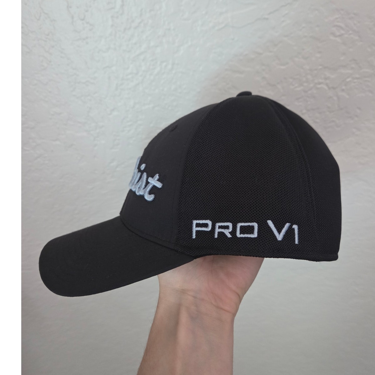 Titleist Tour Performance Golf Hat Fj Prov1 Mens Size M/L Black White Fitted — image 3 of 8